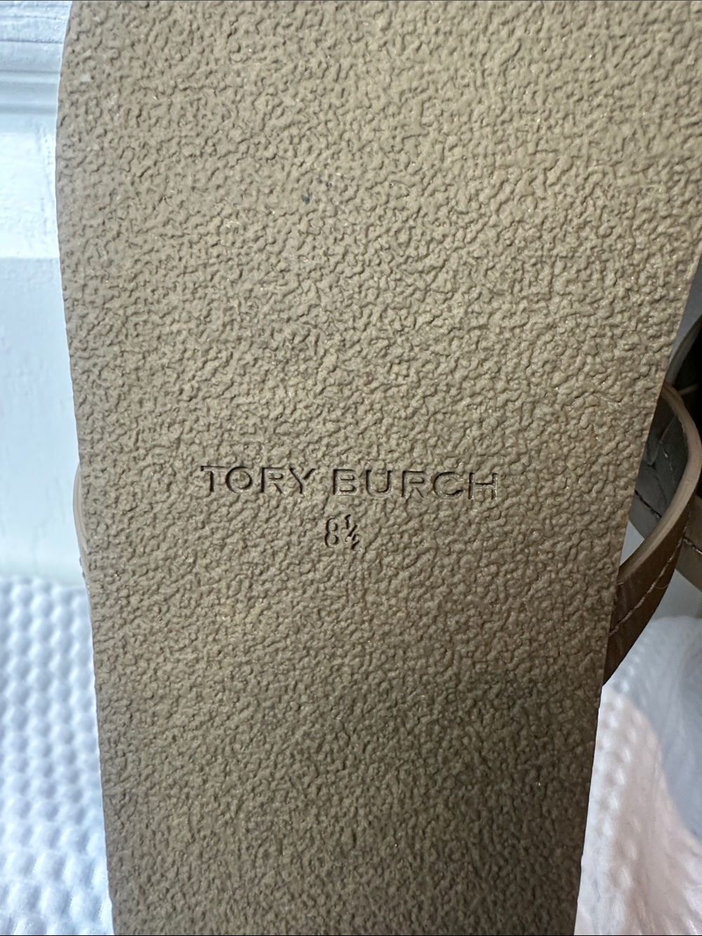 Tory Burch  Thong Sandals in Olive Brown - Picture 13 of 14